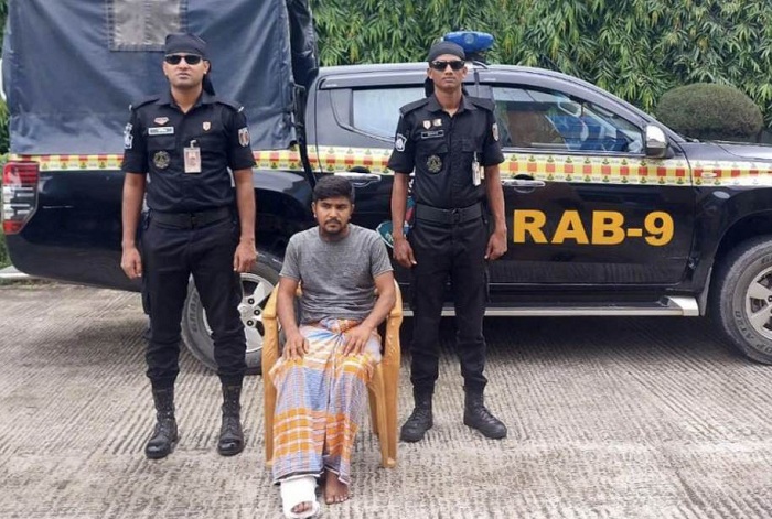 সড়কে লাশের সারি রেখে পালিয়ে যান ট্রাকচালক শফিকুল